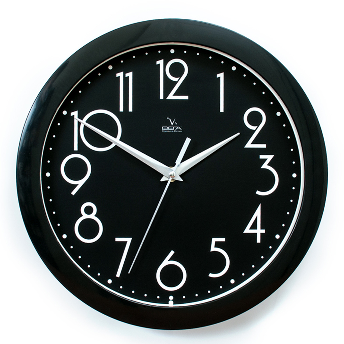 Настенные часы красноярск. Часы настенные Вега классика. Вега п1-6-6-7 Вега. Часы Вега п 1-241/6-241. Часы круглые.