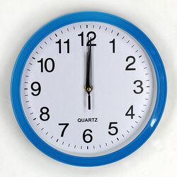 672 Настенные часы La Minor Синие